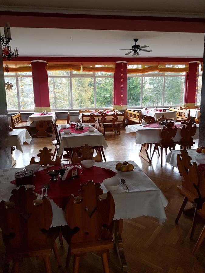 Korona Sanatorium Uzdrowiskowe Hotel มูเชนา ภายนอก รูปภาพ